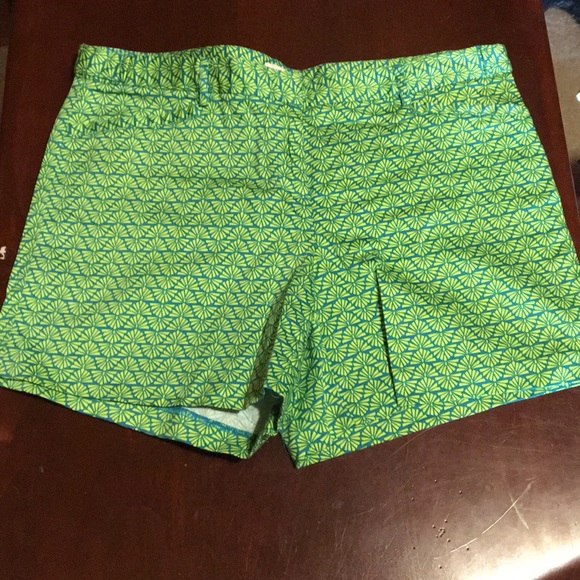 Blue and Green Fan Design Shorts - Picture 2 of 3